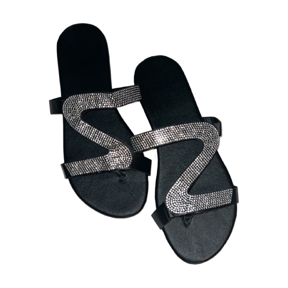 NWTDazzling Rhinestone Embellished Sandals. Comfort and Fashion! Great for Vaca!